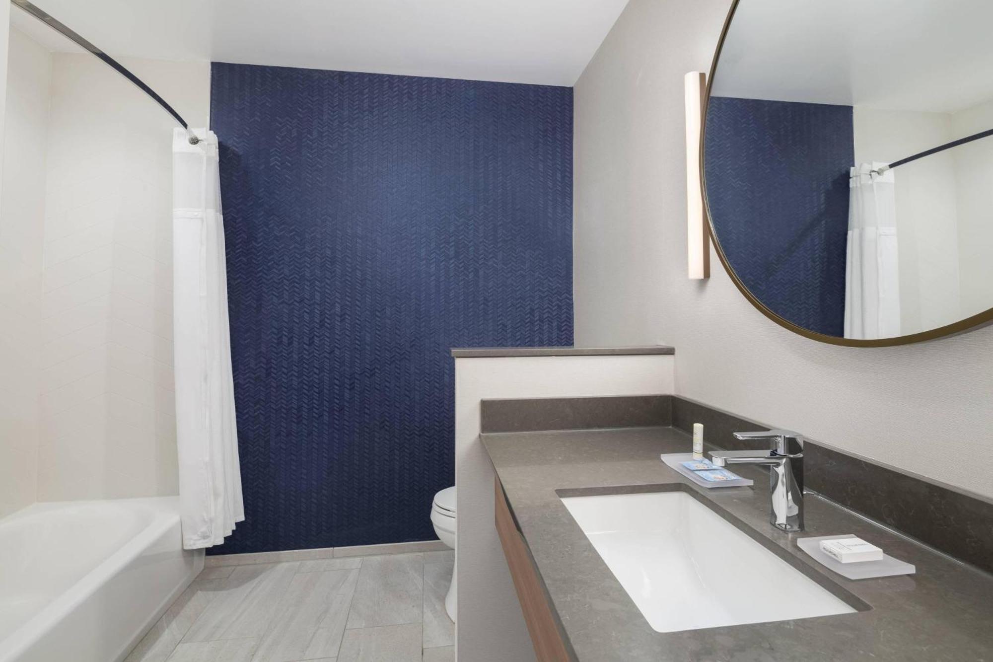 Fairfield Inn & Suites By Marriott Kenosha פלזנט פררי מראה חיצוני תמונה